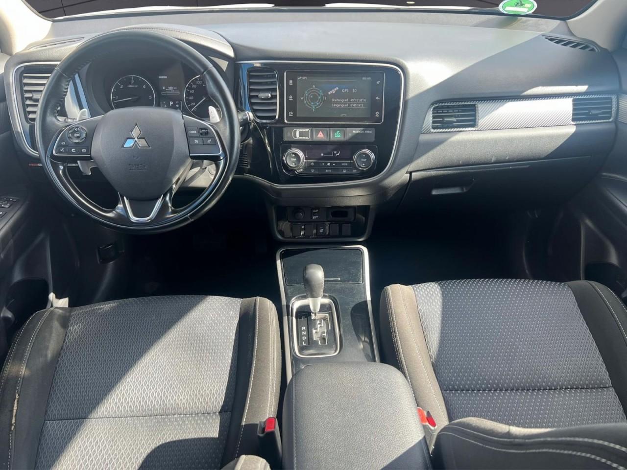 Mitsubishi Outlander 4x4 KLIMA,NAVI,PDC,360CAM,SHZ,XENON,BT