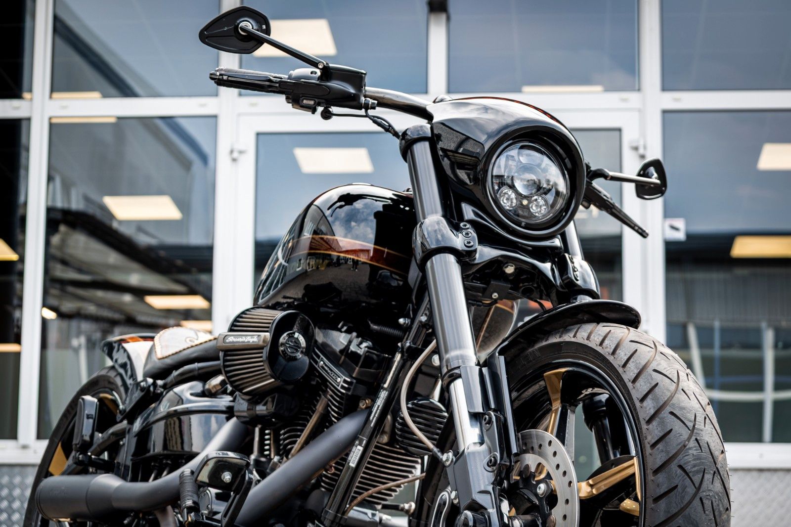 Fahrzeugabbildung Harley-Davidson CVO Pro Street Breakout - Kesstech -