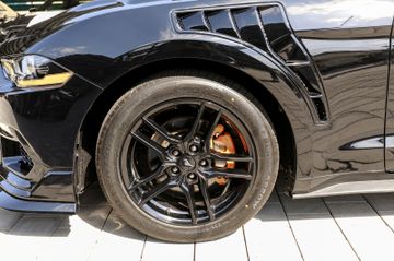 Ford Mustang - 8