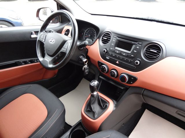 Fahrzeugabbildung Hyundai i10 FIFA World Cup Edition/2.Hd/Klima/Garantie/