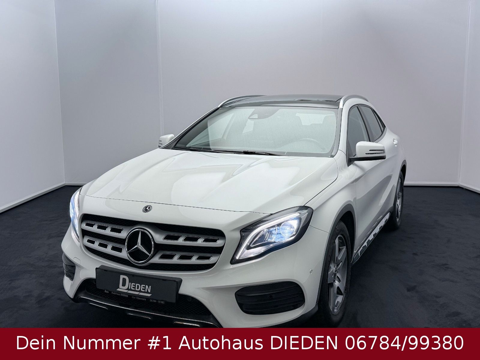 MERCEDES-BENZ GLA 200 AMG PANORAMA + LED + AMBIENTE