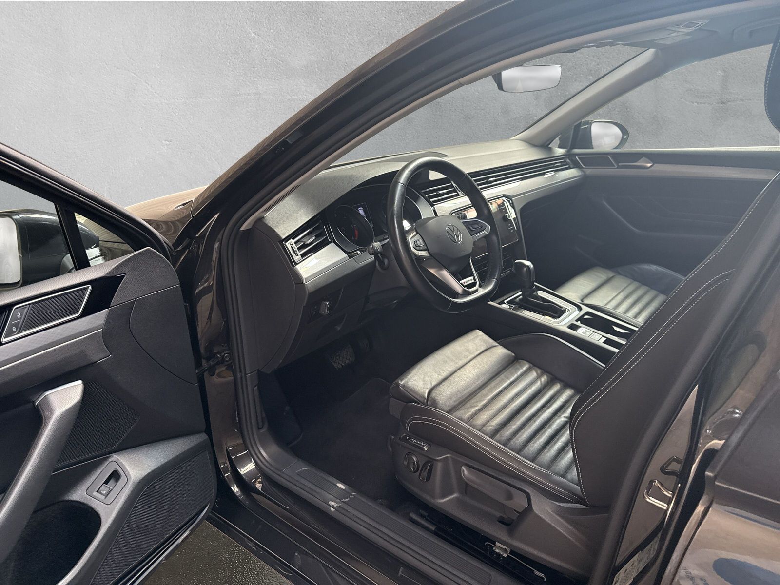 Fahrzeugabbildung Volkswagen Passat Variant 2.0 TDI Business AHK Kamera AppCo