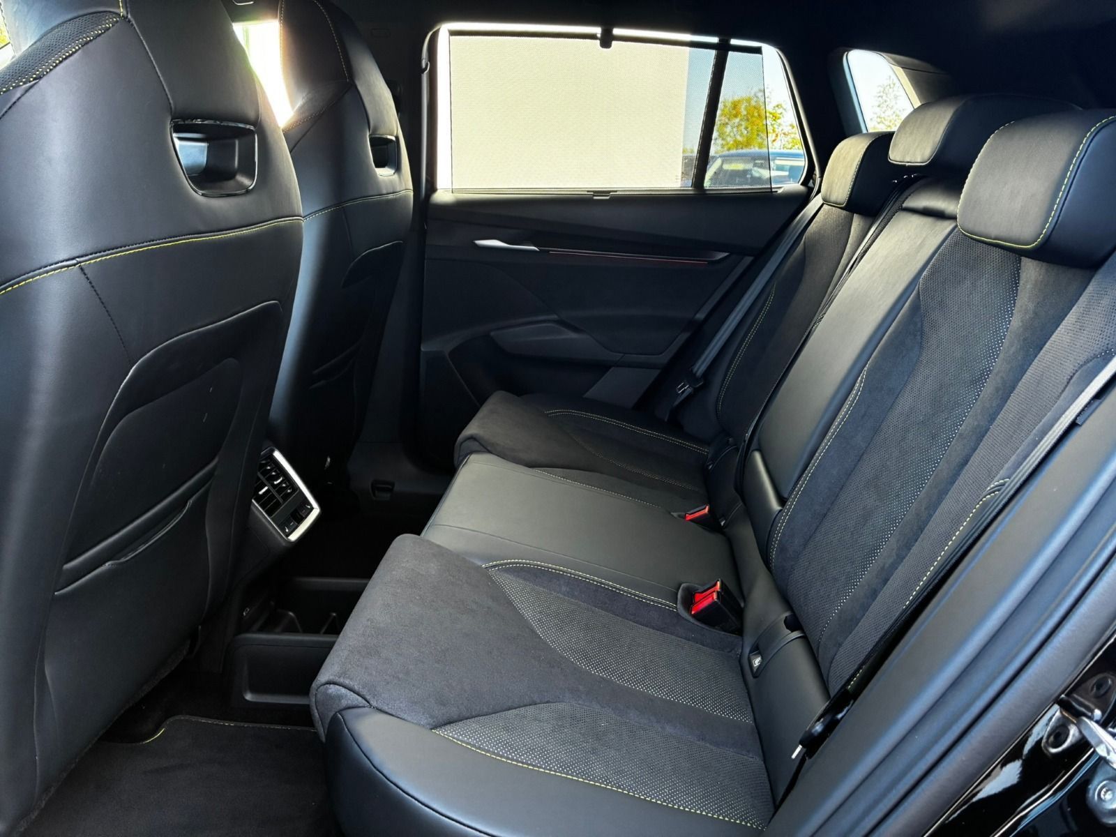 Fahrzeugabbildung SKODA Elroq RS 360°cam*AHK*21Zoll*Head-Up*Wärmepumpe