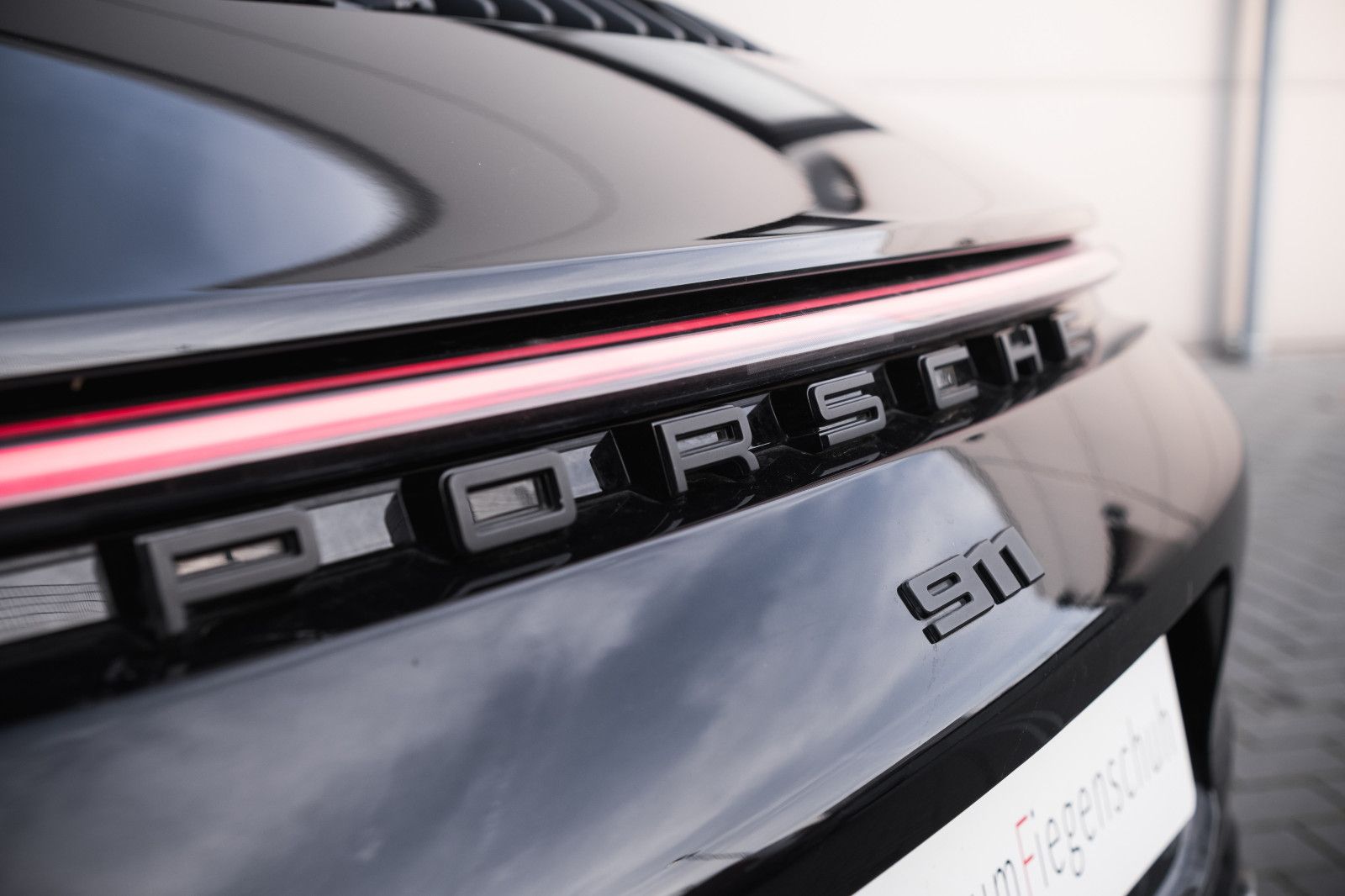 Fahrzeugabbildung Porsche 992/911 Edition 50 Jahre -Lift-Martrix-LED Schw.