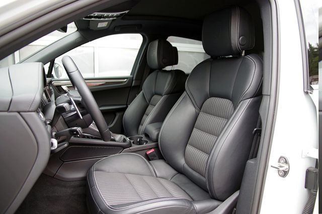 Porsche Macan T*Pano,ACC,Apple,BOSE,Carbon,SWA,Tempolim.