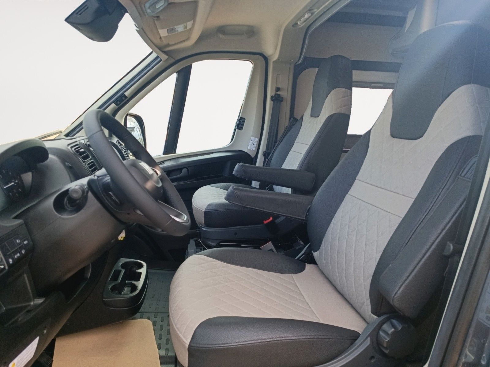 Fahrzeugabbildung Weinsberg CaraBus GREY 540 MQ EDITION [FIRE] *Sitzheizung