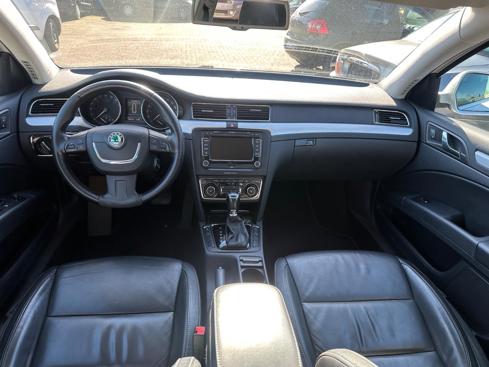 Skoda Superb 2013 — photo 12