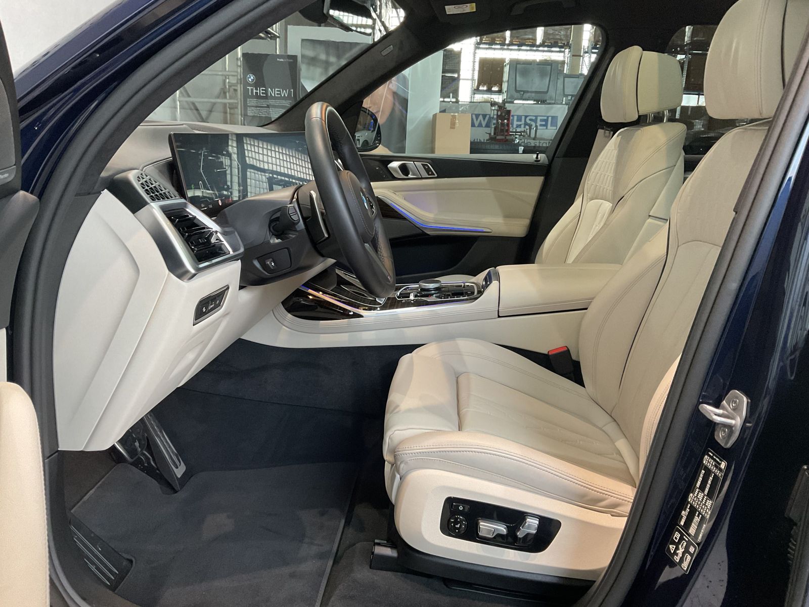 Fahrzeugeinzelansicht 11 Fahrzeugabbildung BMW X7 xDrive40d |Standheizung |Integral-Aktivlenkun