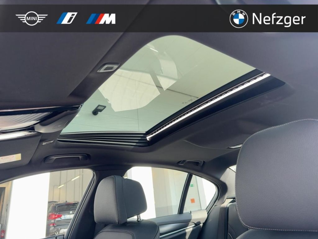BMW 530 i M Sport Laser HUD H/K Massage Glasdach AHK foto 14