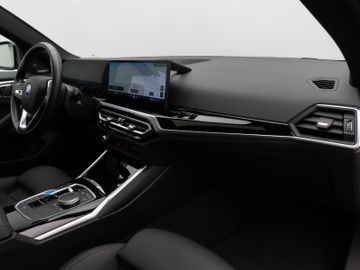 Fahrzeugabbildung BMW i4 eD35 Gran Coupé Glasdach Kamera DAB H/K Komfo