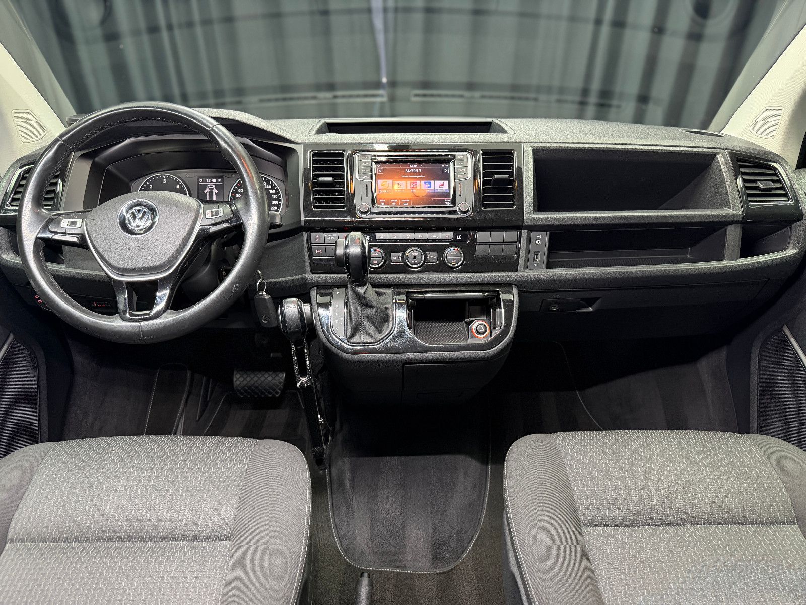 Fahrzeugabbildung Volkswagen T6 Multivan Trendline|Behindertengerecht|DSG|NAV