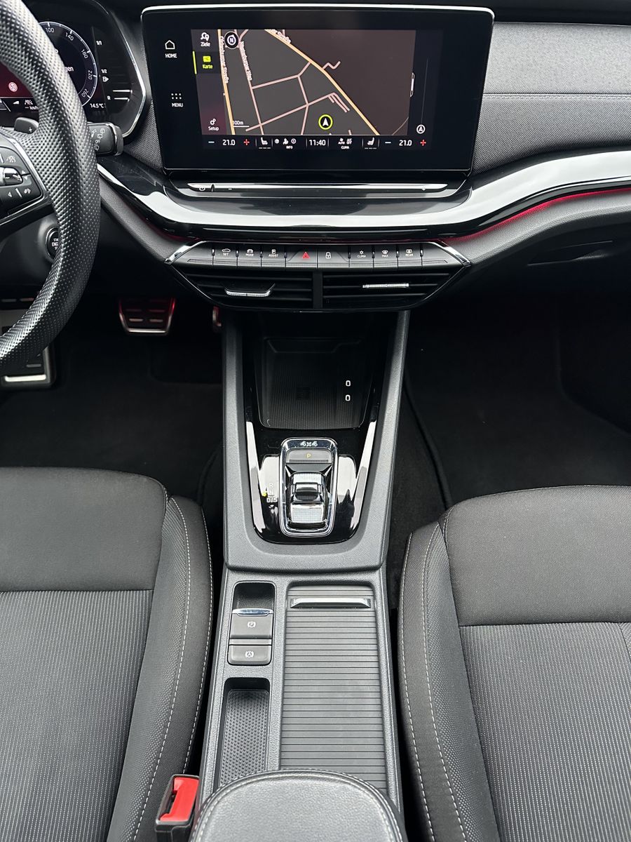 Fahrzeugabbildung SKODA Octavia Combi 4x4 Sportline NAV+LED+PANO+HEAD-UP