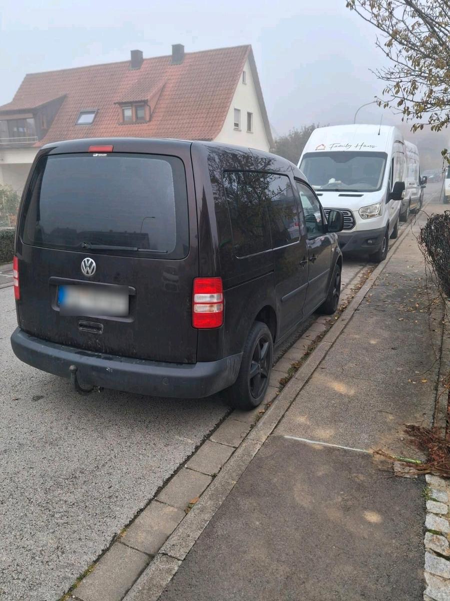 Volkswagen Caddy 2011 — rear view