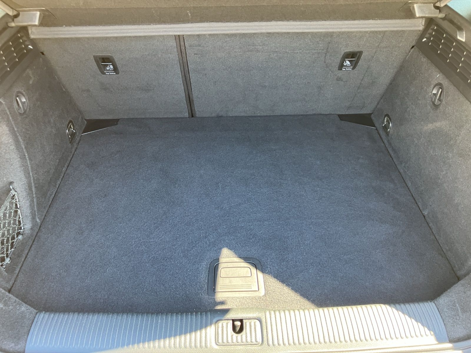 Fahrzeugabbildung Audi A3 Sportback TFSI sport  S-tronic LED NAVI ACC B