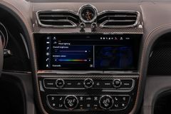 Bentayga 4.0 V8 S BLACK/BLACK-ORANGE 22&quot; LED