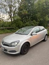 Opel Astra H GTC 1.7 COSMOS - Opel Astra aus 2011: Coupe