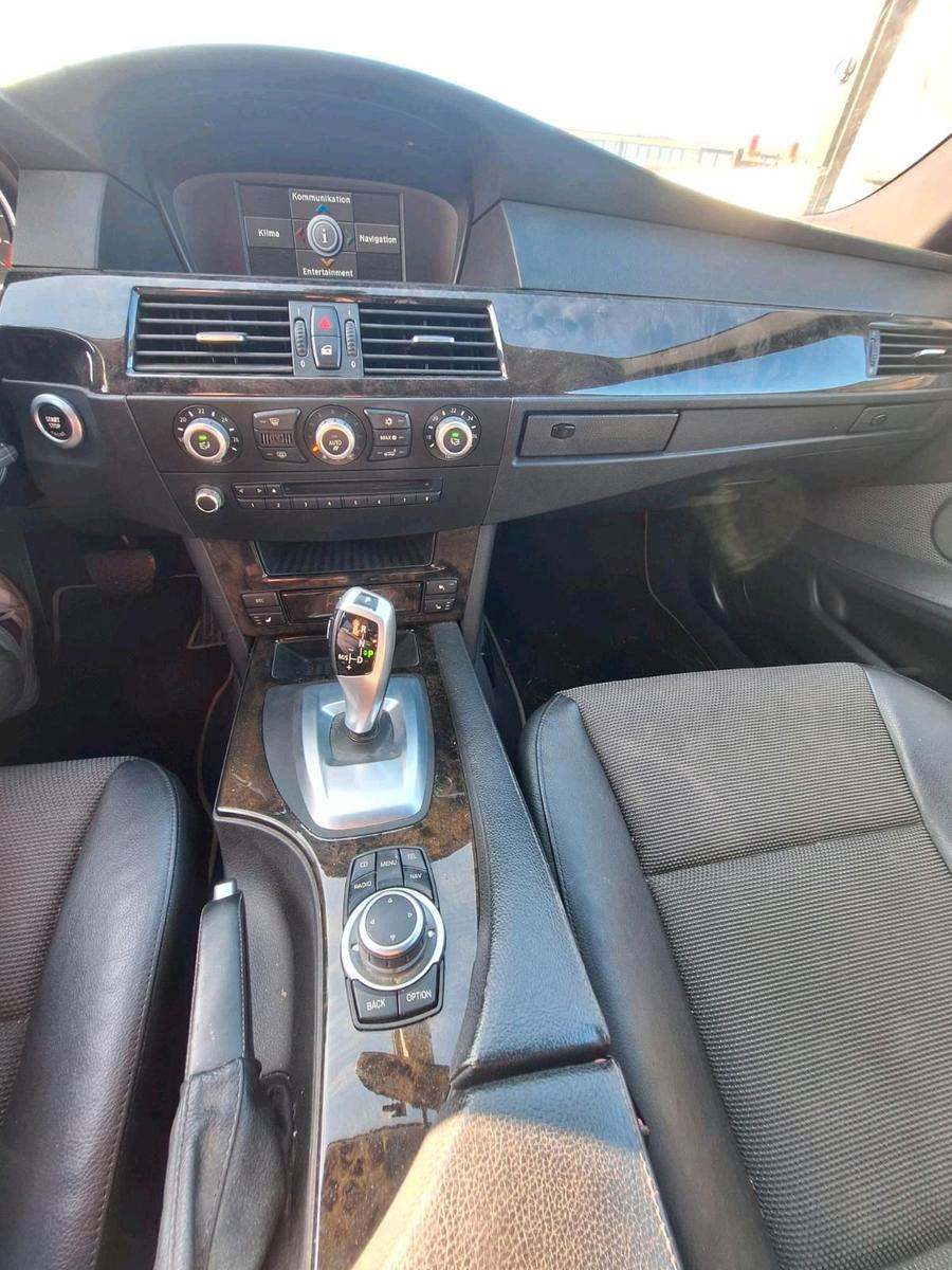 BMW 520 2010 — photo 7