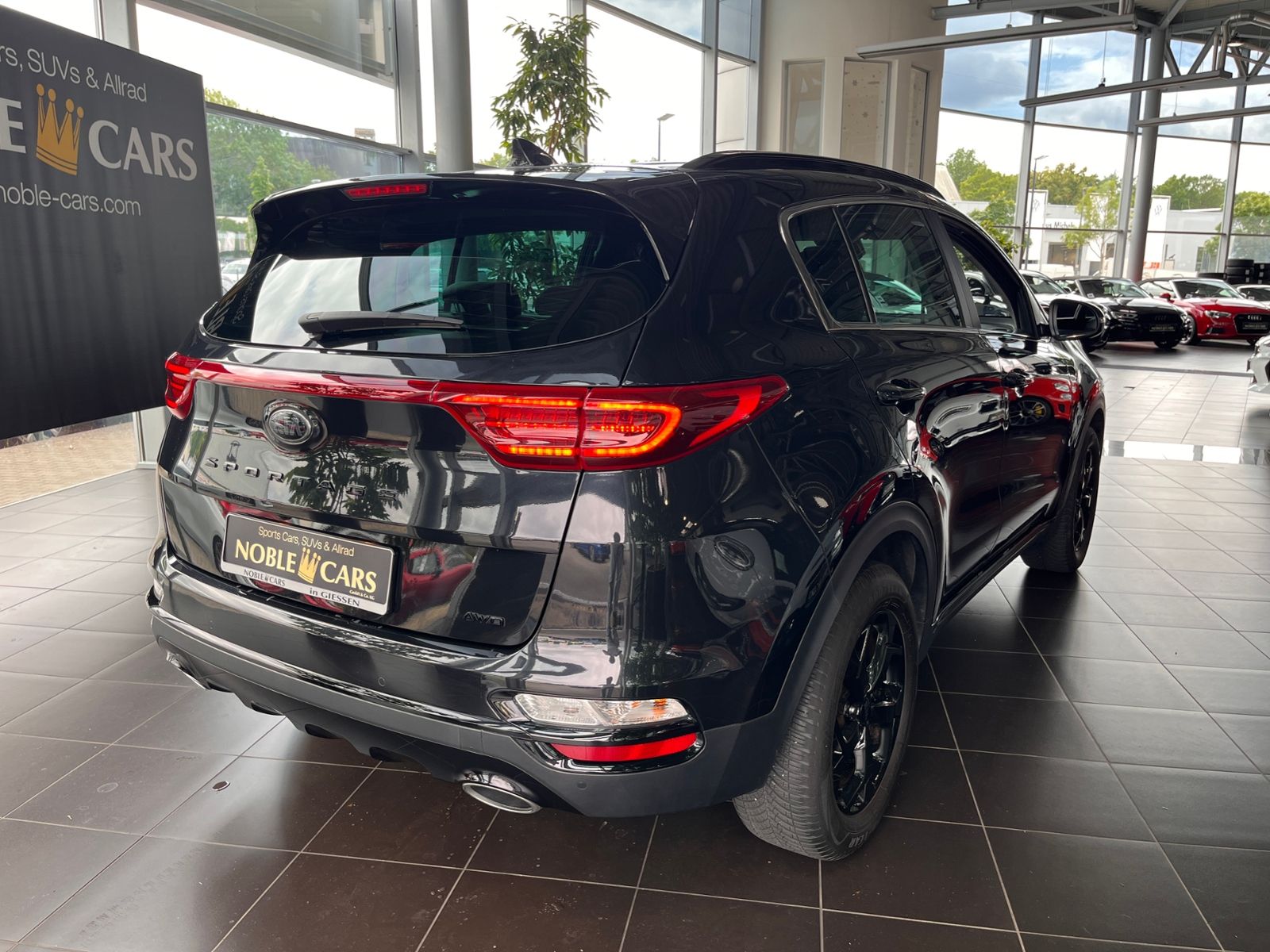 Fahrzeugabbildung Kia Sportage Black Edition 4WD JBL LED NAVI