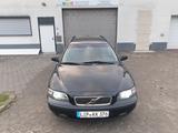 Volvo V70 2.4 T Rostfrei Werkstattgepflegt 2Hand AHK - Volvo V70 mit Benzin-Antrieb: Kombi, R