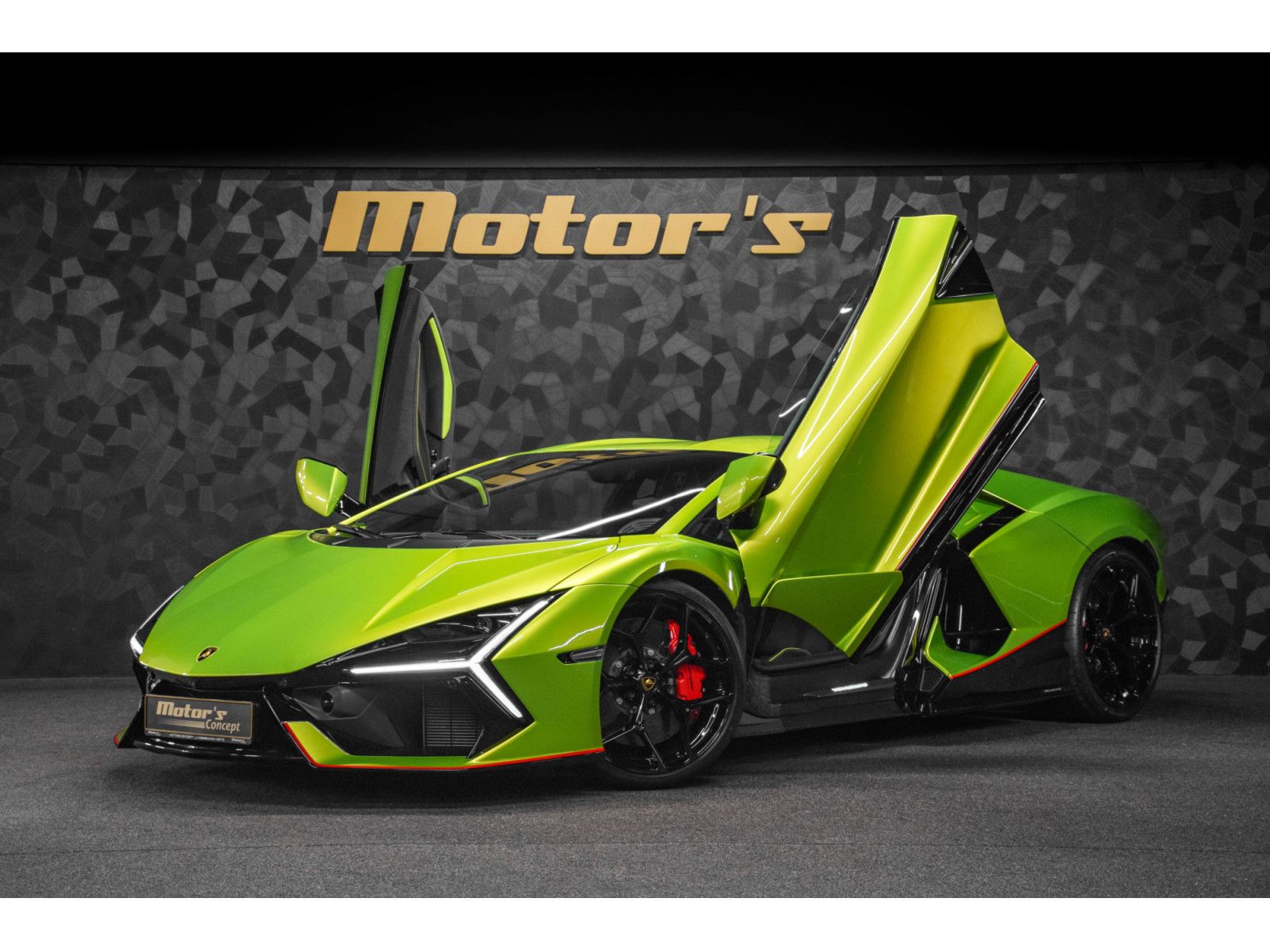 LAMBORGHINI Revuelto