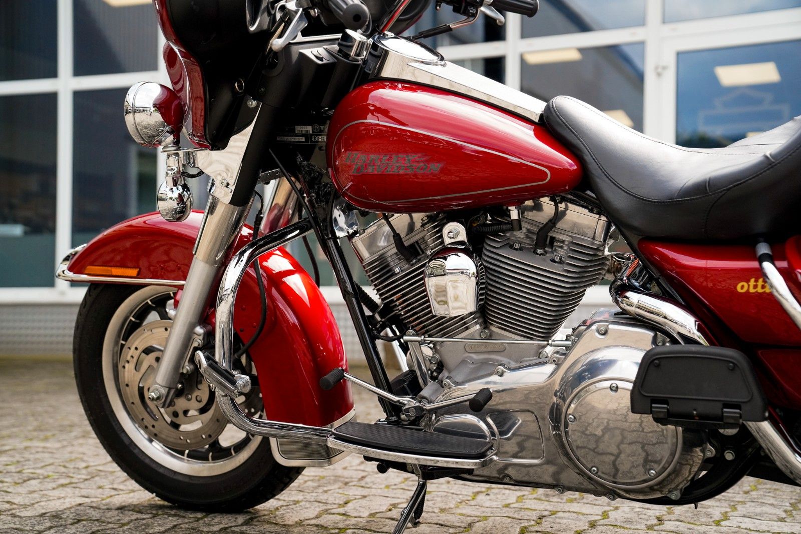 Fahrzeugabbildung Harley-Davidson FLHTP Electra Glide Twin Cam 96 - Sissybar -