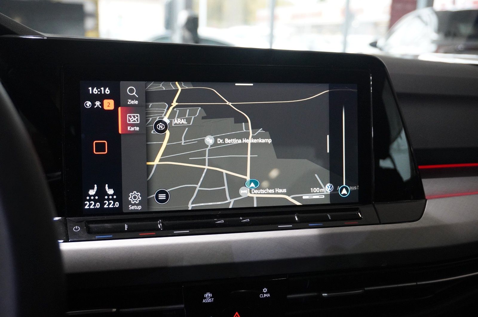 Fahrzeugabbildung Volkswagen Golf VIII Lim. 2.0 TDI LIFE NAVI/LED/VIRT./DAB+