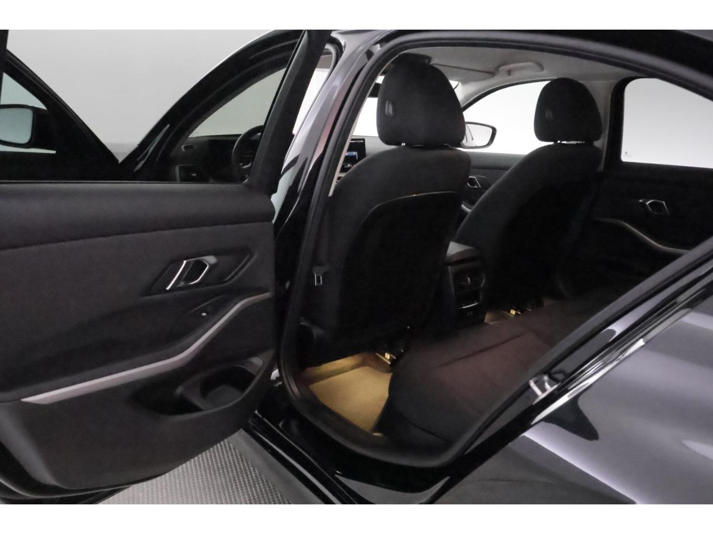 BMW 318 i Lim.Steptronic+LED+VIRTUAL+KAMERA+TEMPO, миниатюра 17