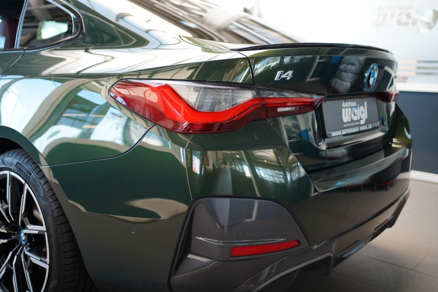 Fahrzeugabbildung BMW i4 eDrive40 GC M-Sport +ParkingAssistent+Komfort