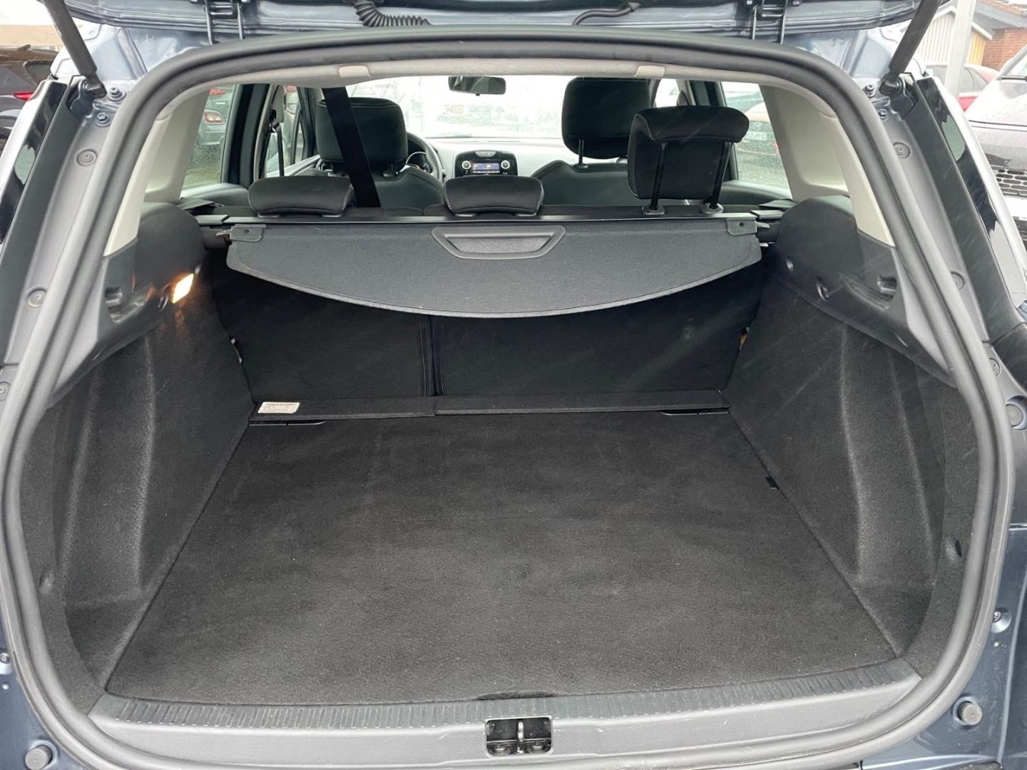 Fahrzeugabbildung Renault Clio IV Grandtour Limited Klima Tempomat DAB