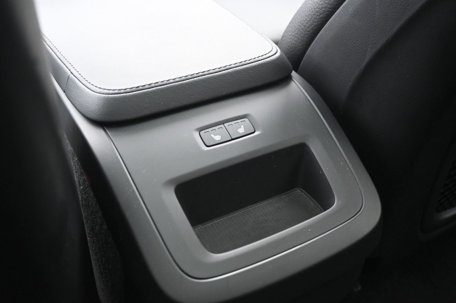 Fahrzeugabbildung Volvo XC90 B5 D AWD Bright*STDHZG*360°*ACC*AHK