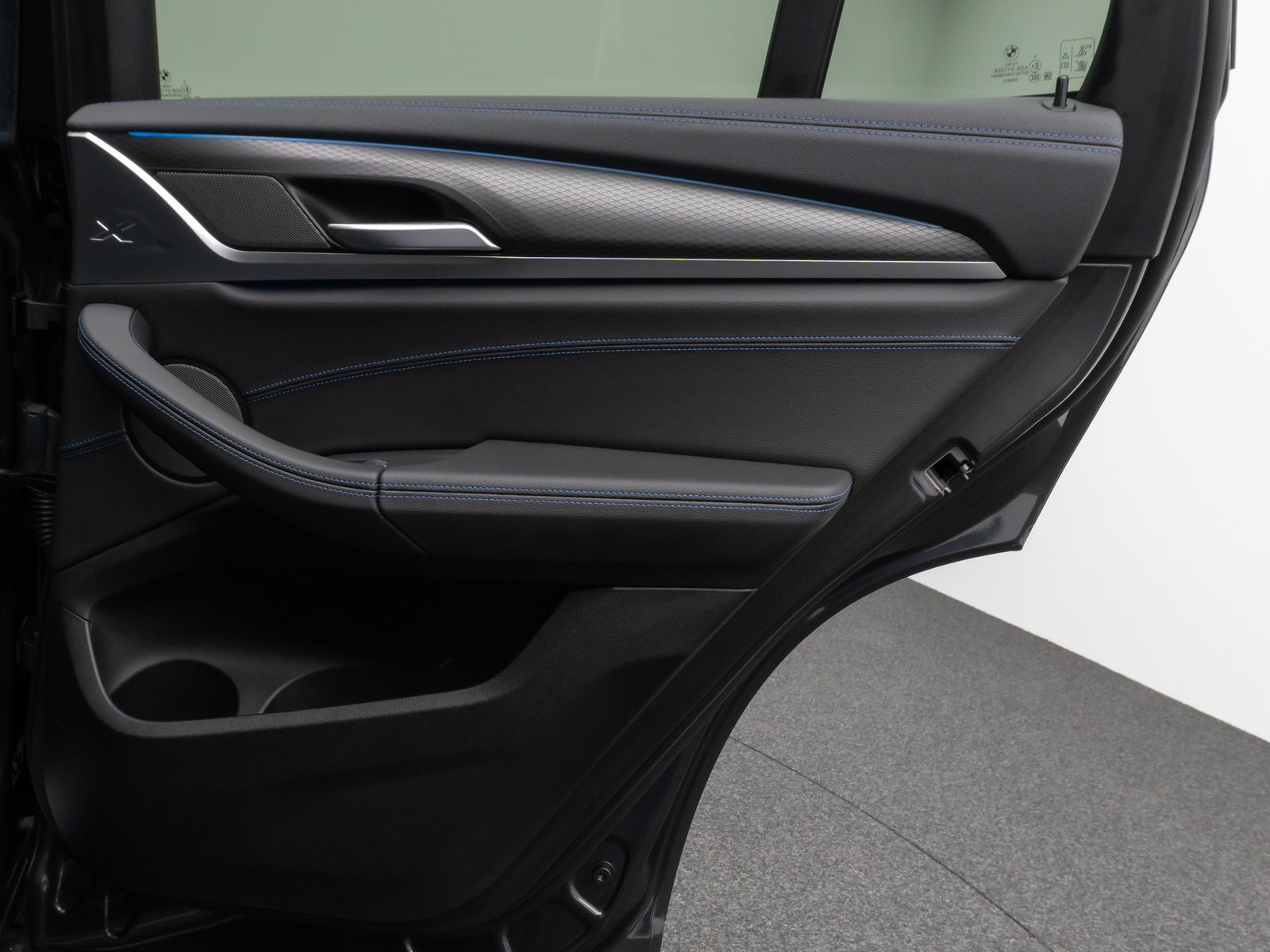 Fahrzeugabbildung BMW iX3 Impressive M Sport Panorama 360°HUD DAB H/K