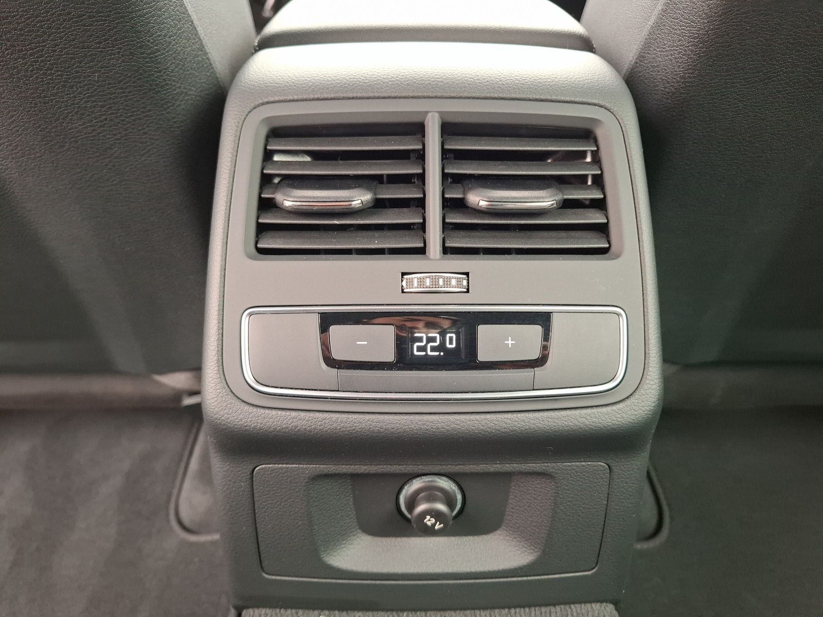 Fahrzeugabbildung Audi A4 Avant 40 TDI advanced quattro S-tronic LED AH