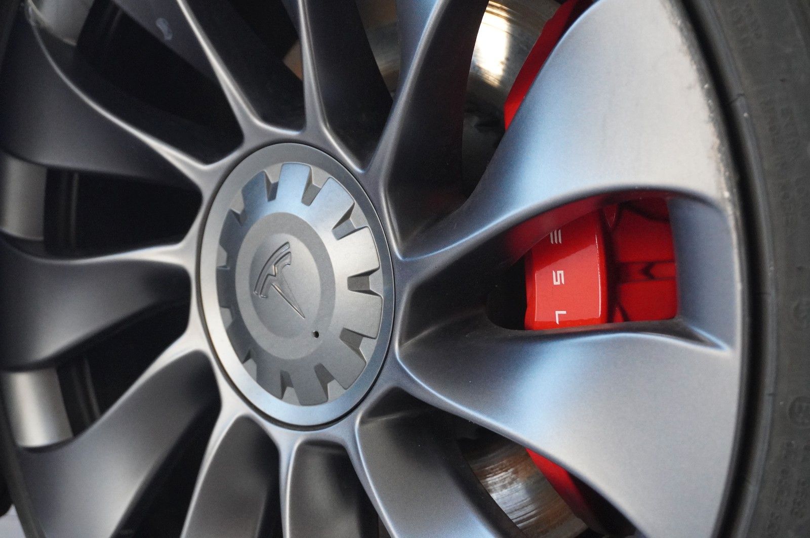Fahrzeugabbildung Tesla Model 3 PERFORMANCE DUAL-MOTOR NAVI/LED/SH/AMD