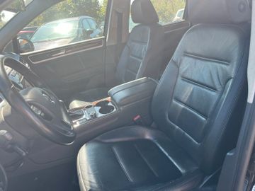 Volkswagen Touareg - 11