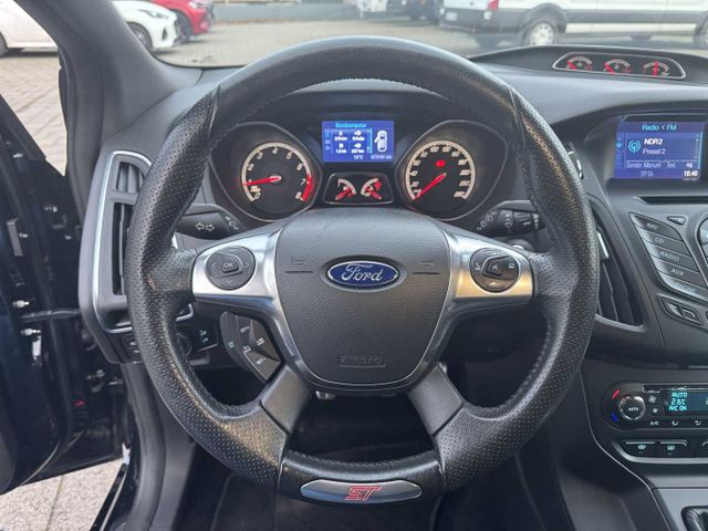 Ford Focus 2.0 EcoBoost ST NaviKlimaLMF