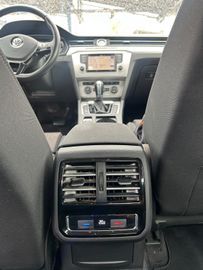 Volkswagen Passat - 10