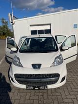 Peugeot 107 Urban Move 70 Urban Move - Peugeot 107 in Leipzig