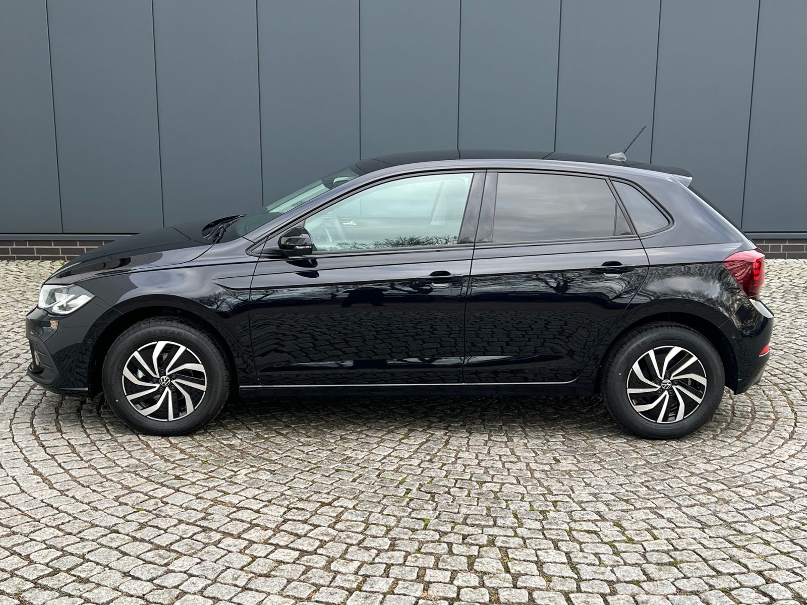 Fahrzeugabbildung Volkswagen Polo Life 1.0 TSI DSG *LED, Klima, App-Connect,