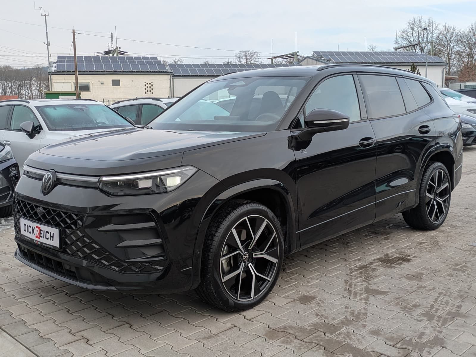 Fahrzeugabbildung Volkswagen Tayron 2.0 TDI 4M R-Line BLACK*7Si*MATRIX*PANO