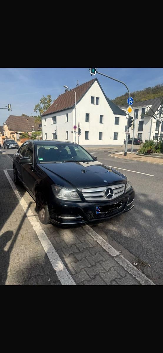 Mercedes-Benz C 220