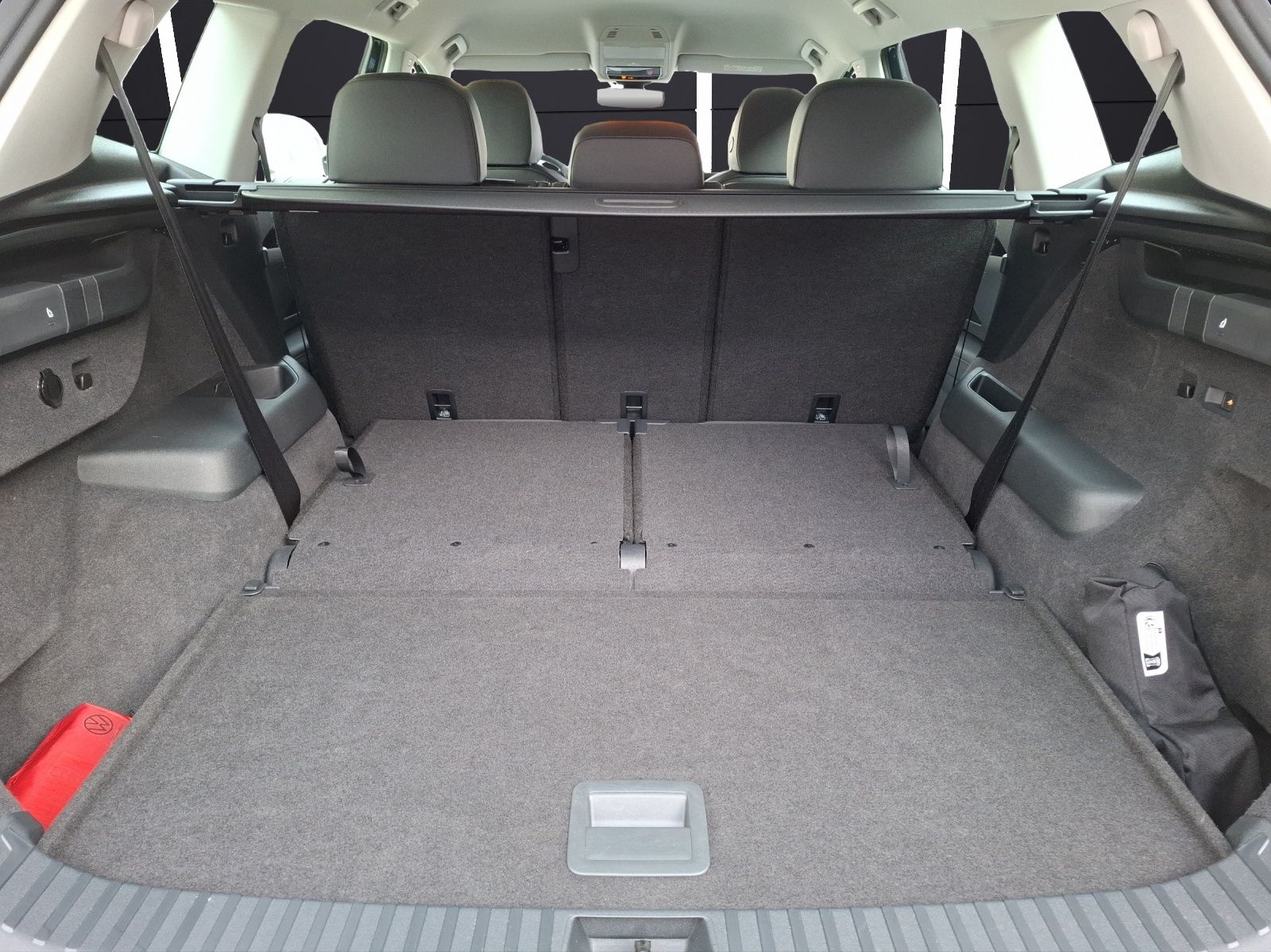Fahrzeugabbildung Volkswagen Tayron eTSI Life DSG 7-Si Matrix AHK Navi AID AC