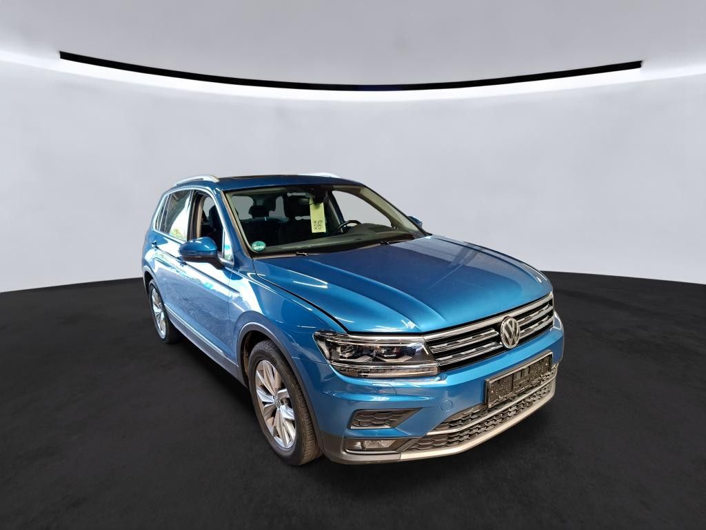 Volkswagen Tiguan - 1