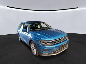 Volkswagen Tiguan - 1