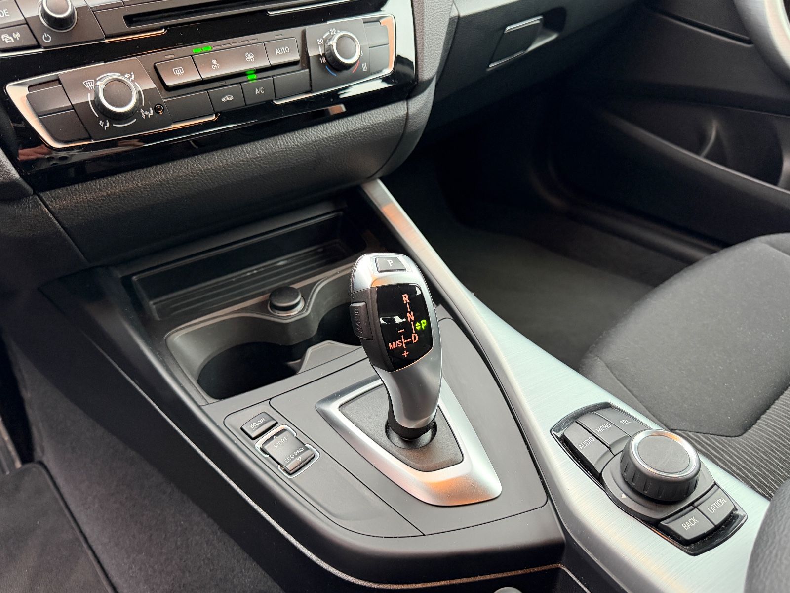 Fahrzeugabbildung BMW 118d AUTOMATK*LED*KLIMA*RADIO