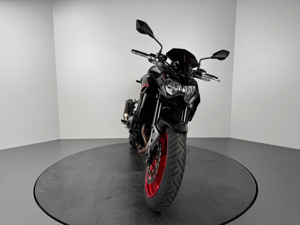 Fahrzeugabbildung Kawasaki Z900 *AKRA *KURZES HECK *NEUWERTIG