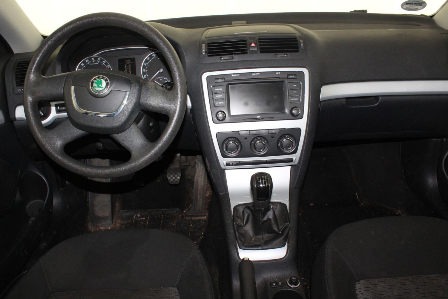 Skoda Octavia 2009 — фото 12