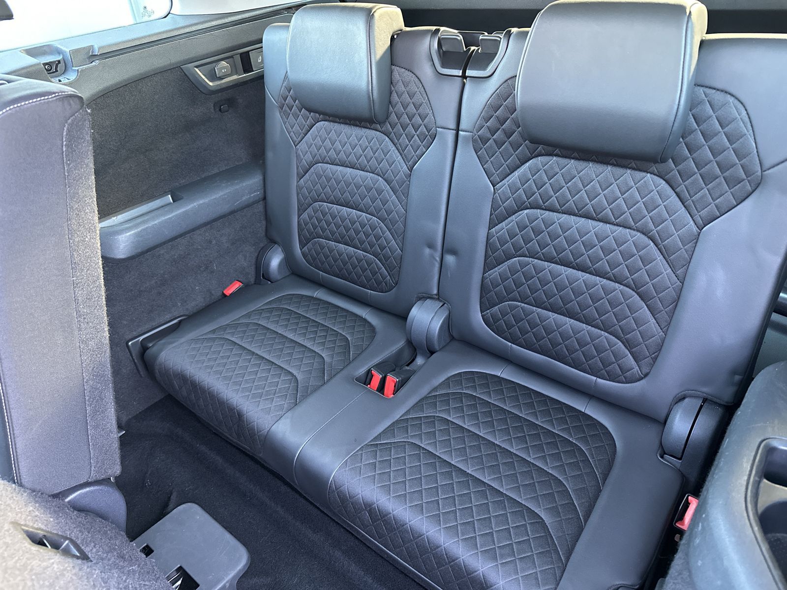 Fahrzeugabbildung SKODA Kodiaq 2.0 TSI DSG 4x4 7-Sitzer NAV+LED+PANO+VC