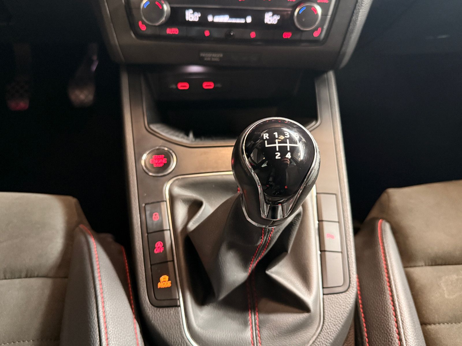 Fahrzeugabbildung SEAT Ibiza FR/ACC/KAMERA/LEDER/APPLE/LED