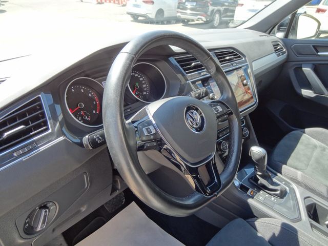 Fahrzeugabbildung Volkswagen Tiguan/R-Line/BlackStyle/Pano/2.Hd/Navi/20Zoll/