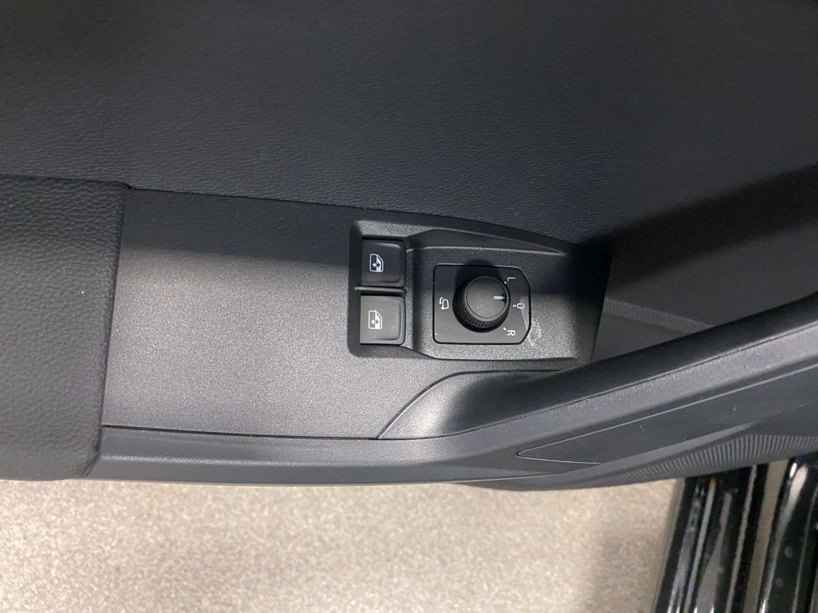 Fahrzeugabbildung SEAT Ibiza 1.0 TSI 85kW Style++KLIMA+APP+5J. GARANTIE